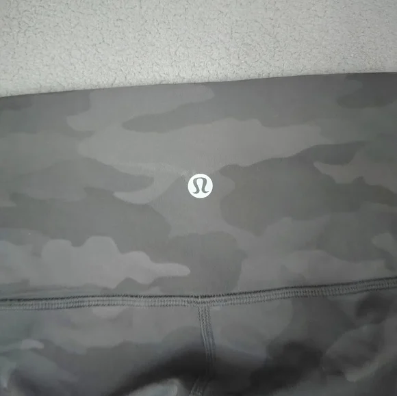 Lululemon Wunder Under High-Rise Crop 31" Full On Luxtreme Leggings Black Camo 6 - Picture 6 of 7